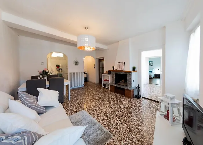 Family Nest Overlooking - By Rent