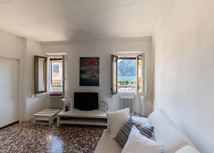 Family Nest Overlooking - By Rent Argegno