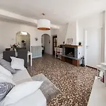 Family Nest Overlooking - By Rent דירה *