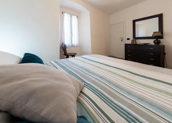 Family Nest Overlooking - By Rent * Argegno