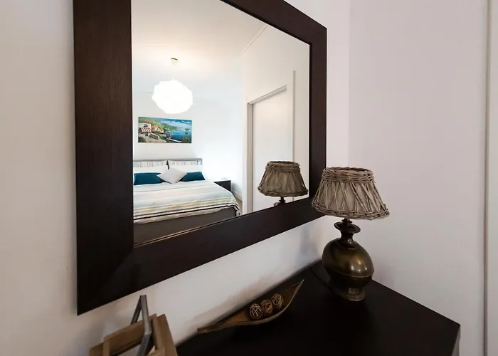 Family Nest Overlooking - By Rent Apartment Argegno